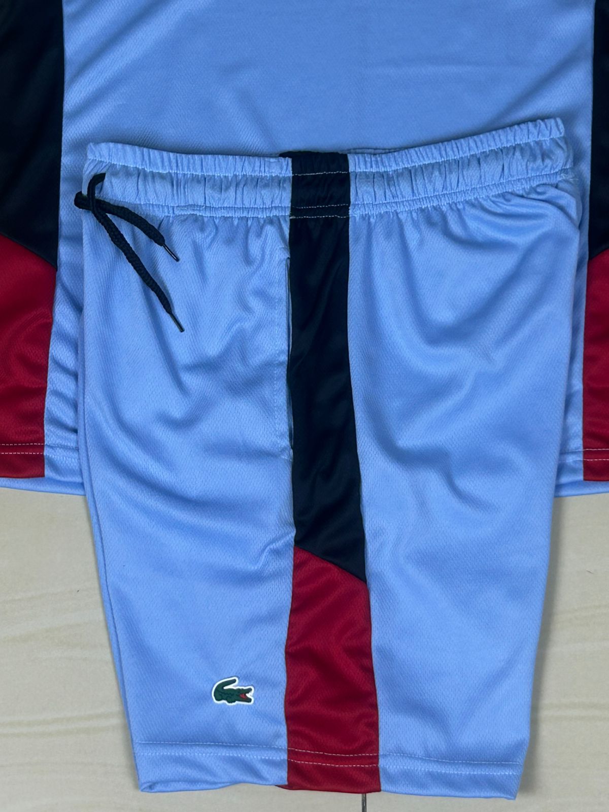 Conjunto Esportivo Lacoste (Azul Fraco)