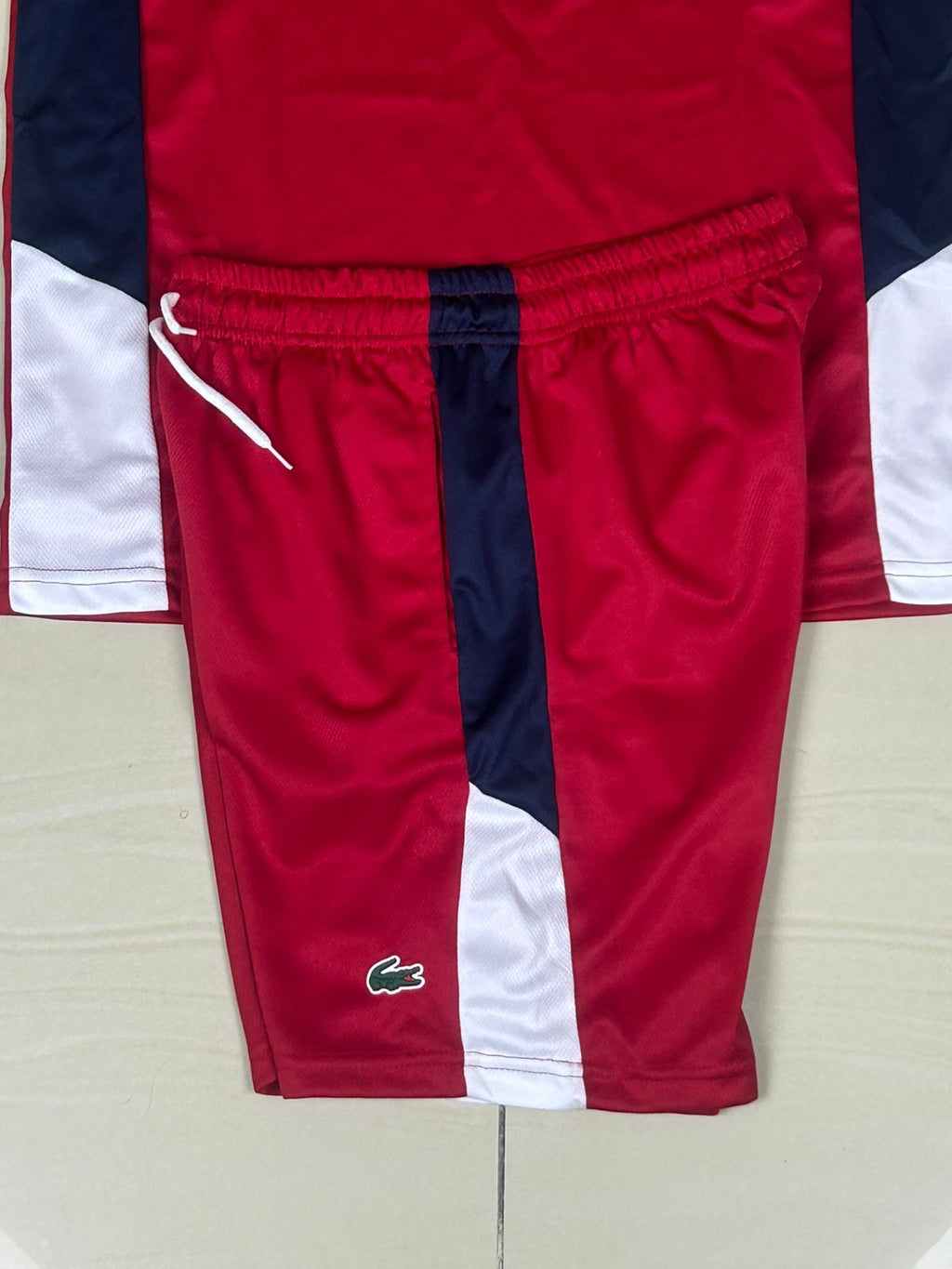 Conjunto Esportivo Lacoste (Vermelho)