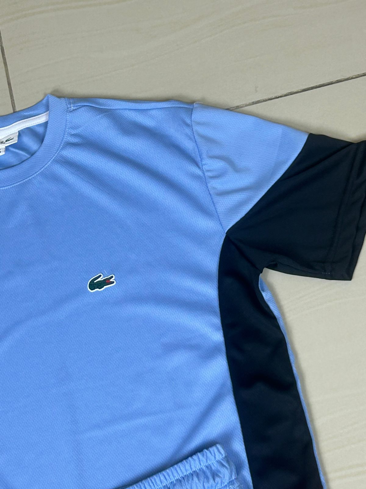 Conjunto Esportivo Lacoste (Azul Fraco)